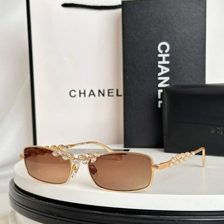 Picture of Chanel Sunglasses _SKUfw76721372fw